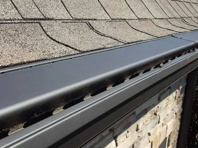 Gutter and Gutter Topper, Dark Bronze color. Gutter and Gutter Topper, Dark Bronze color.