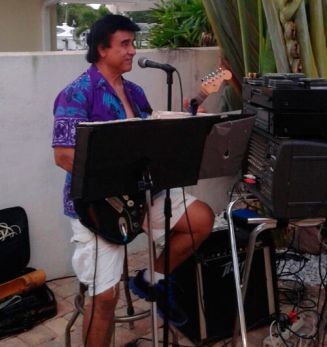 Man singing - Entertainer in Treasure Island, FL