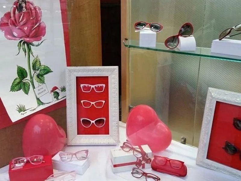 montature occhiali in esposizione