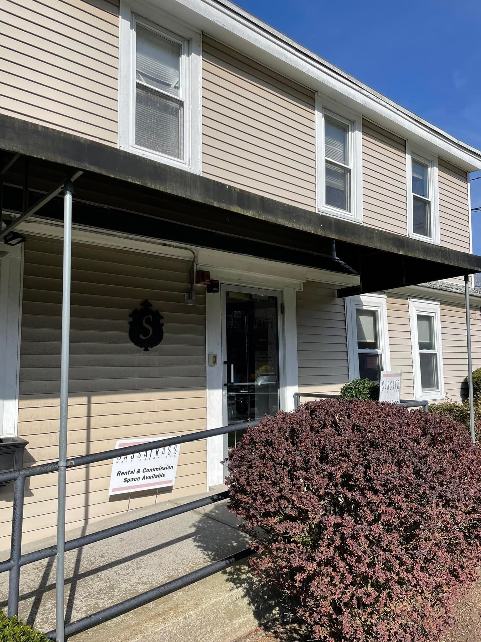 Sassafrass Cumberland, RI Awning & Siding Soft Wash Before Result