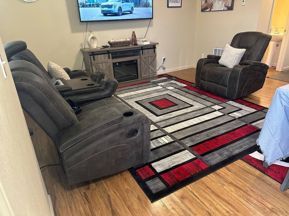 713 Section 1 Luxury Townhouse