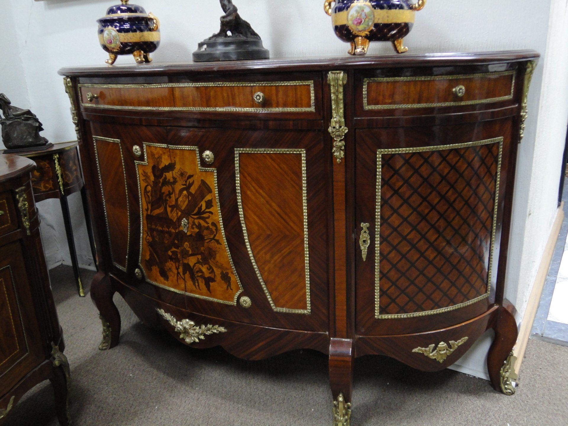 Reproducción de muebles franceses