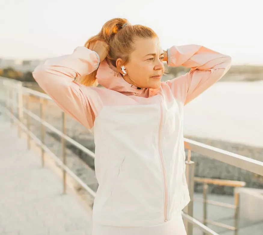 Botella blanca de tabletas Herbalife Xtra-Cell Advanced, con calcio, vitamina D y minerales.