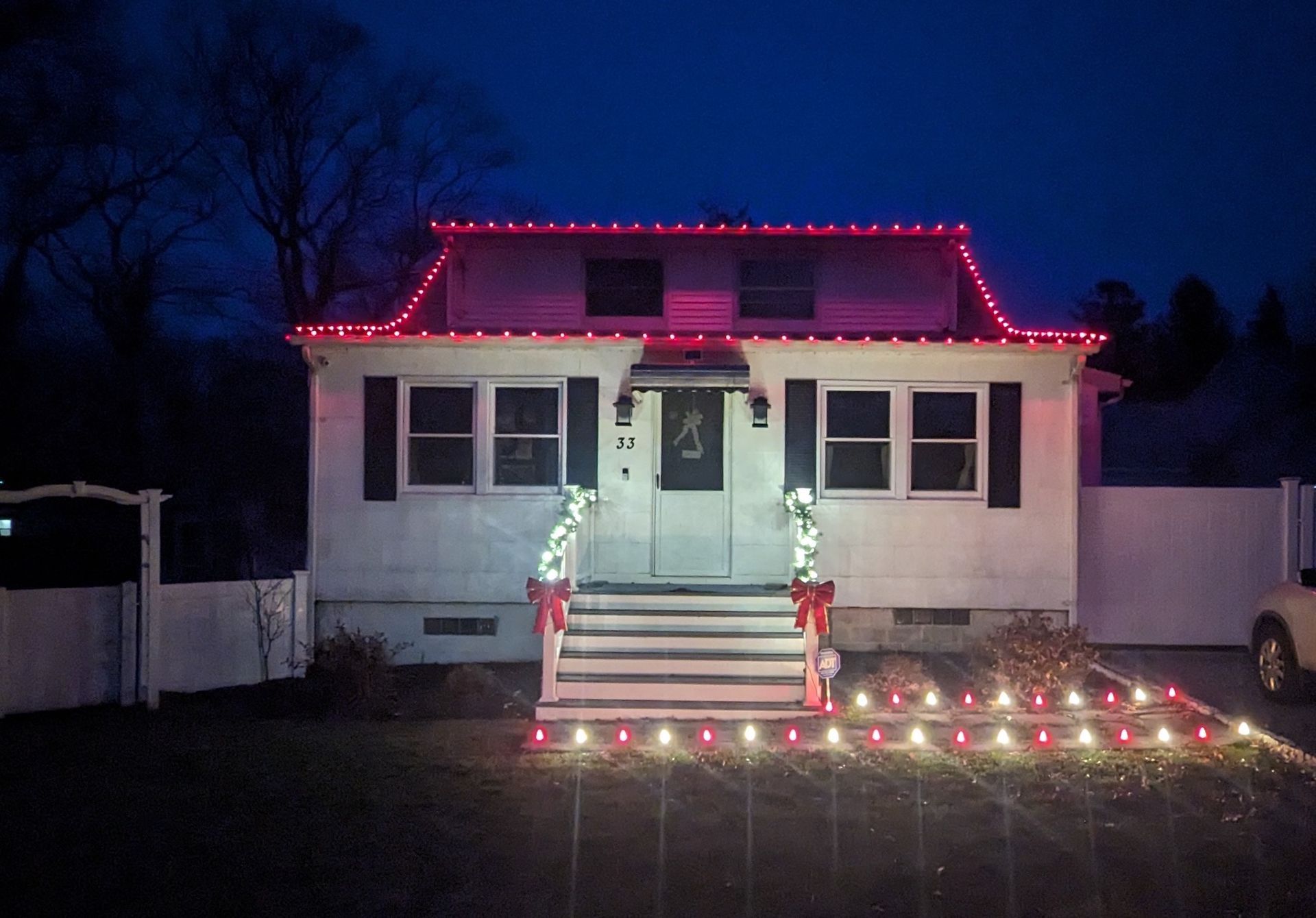 Front yard Christmas light decorations