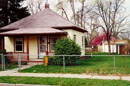 City Bungalo Exterior shot (before rennovation)
