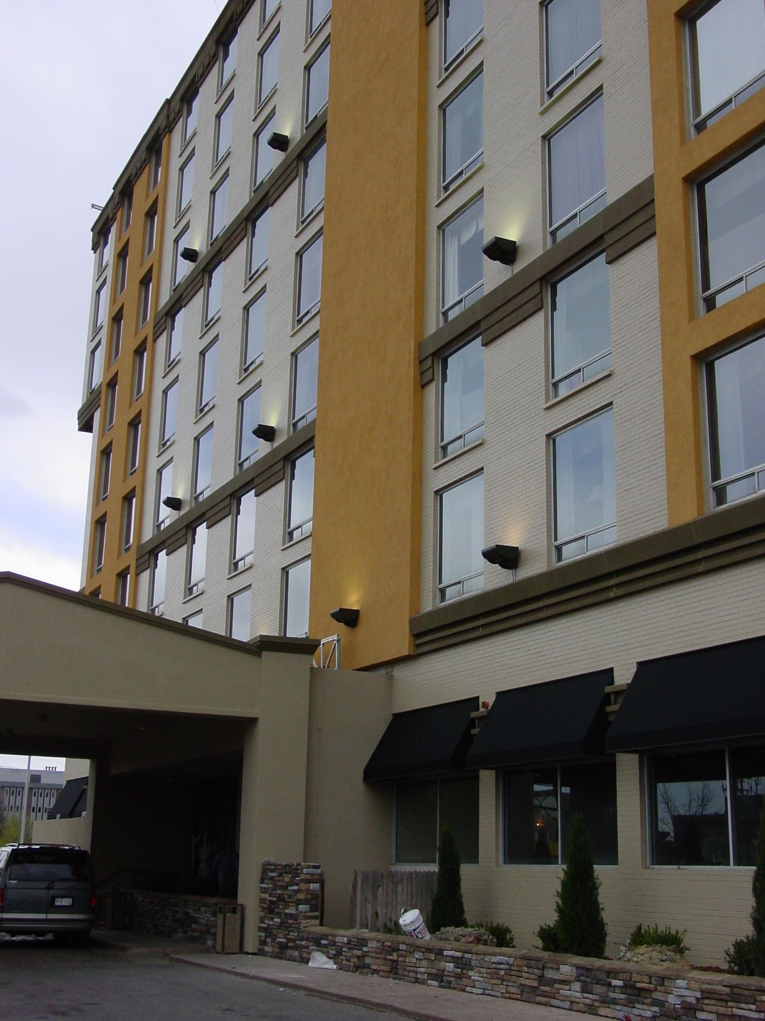 Holiday Inn Plus Building design - Hospitality Architecture