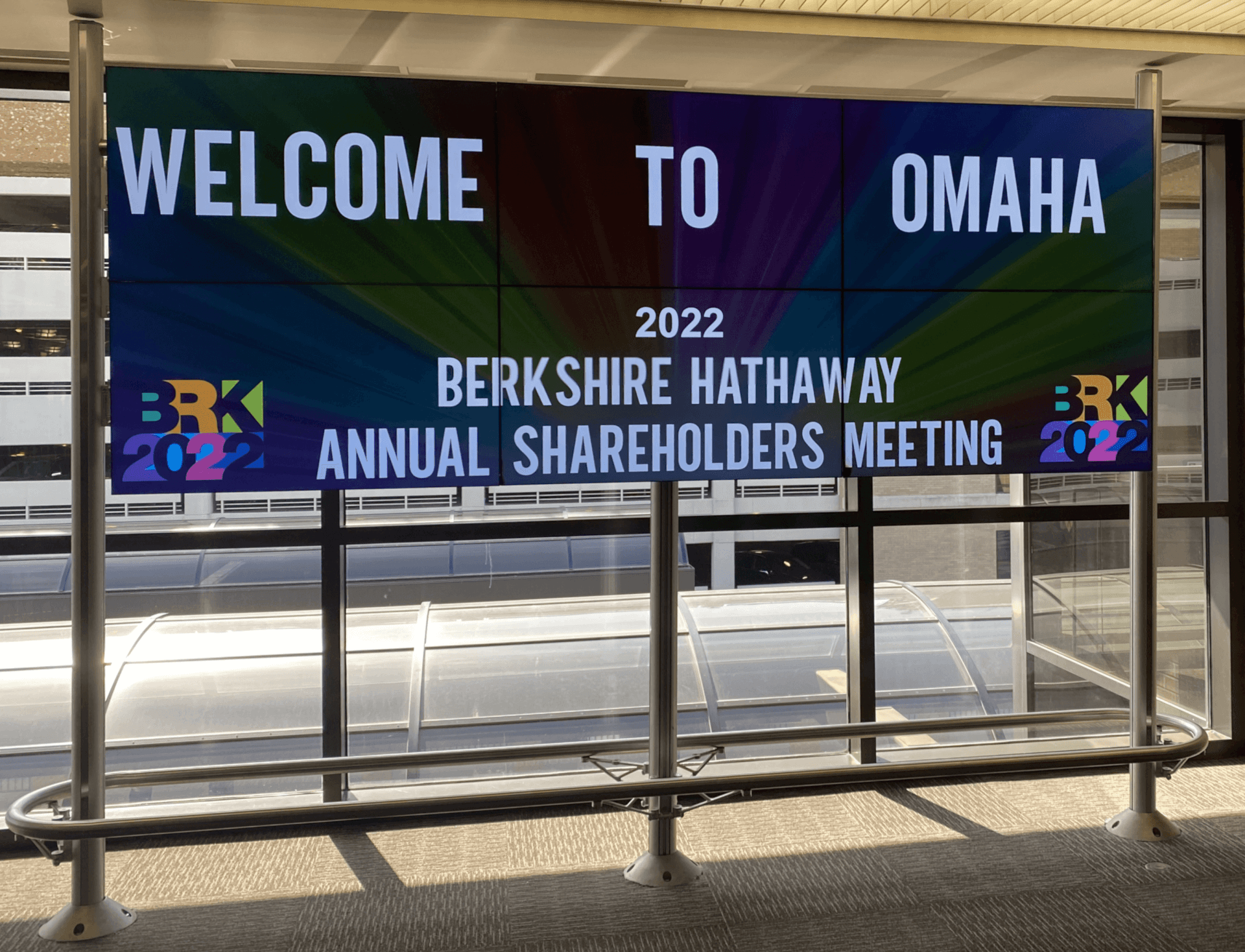 Screen with the inscription Welcome to Omaha 2022 Berkshire Hathaway Annual Shareholders Meeting BRK2022