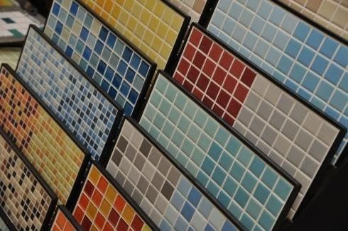 vari pattern di mosaico per bagni