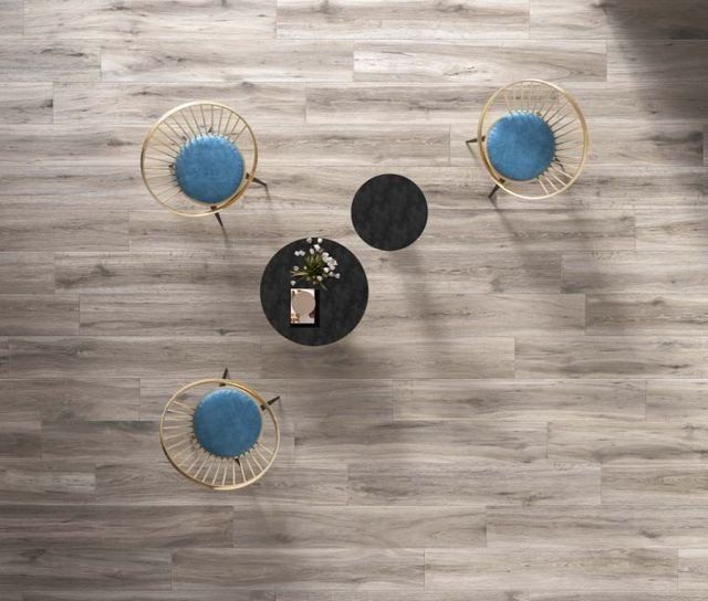 area relax con pavimento effetto legno in ceramica