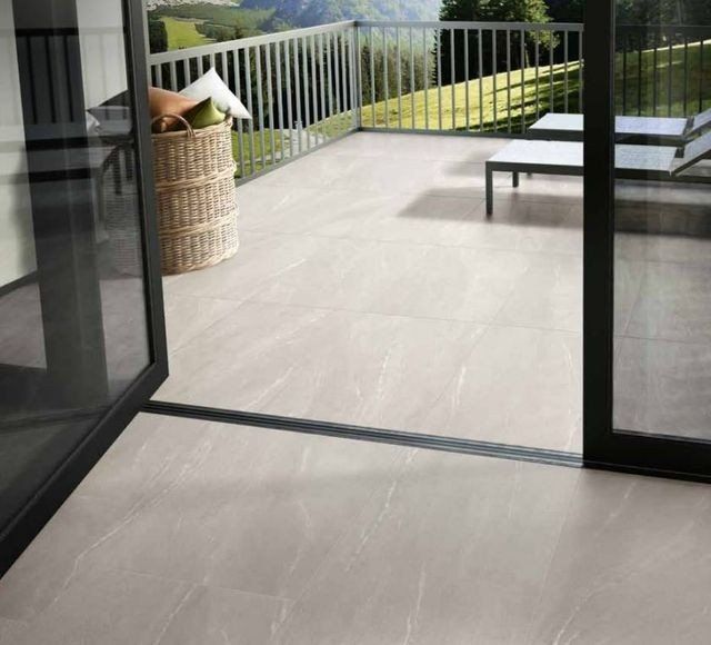 pavimento interno ed esterno grigio in ceramica