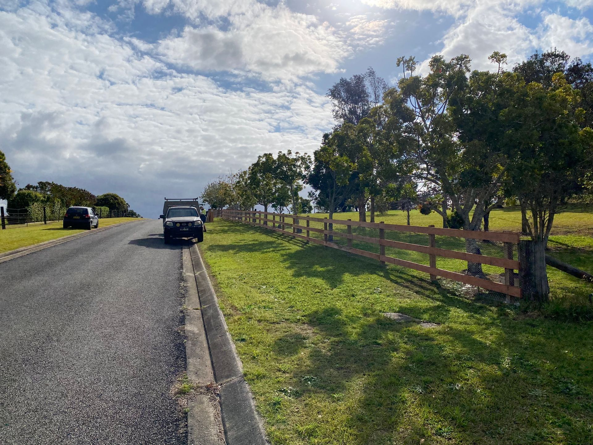 Roadside Scene — Fencer Steve In Temagog, NSW