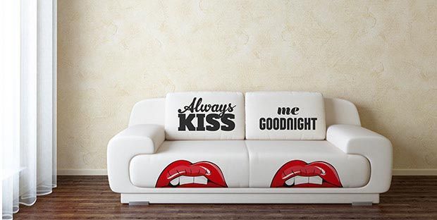 Un moderno divano bianco con due disegni. Banner ecopelle