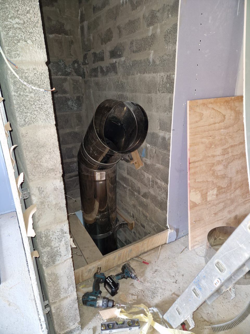 Initial Installation of Chute Top of the chute during the first fix