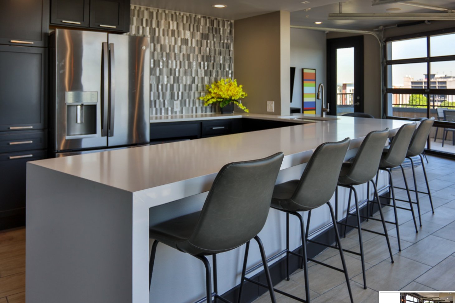 The Vue on Macgregor Apartment Homes - sky lounge