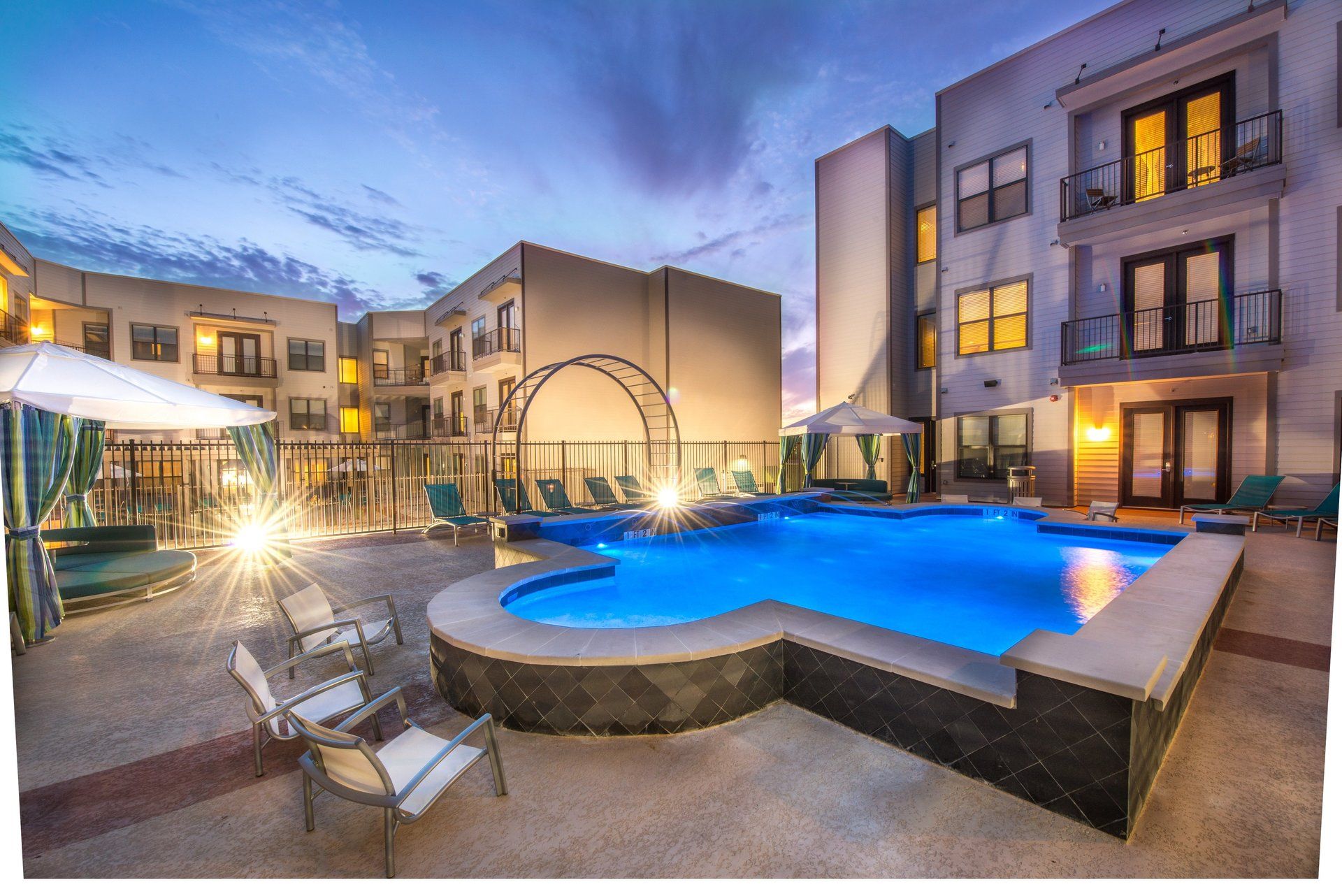 Loftview luxury student apartments at TCU - pool