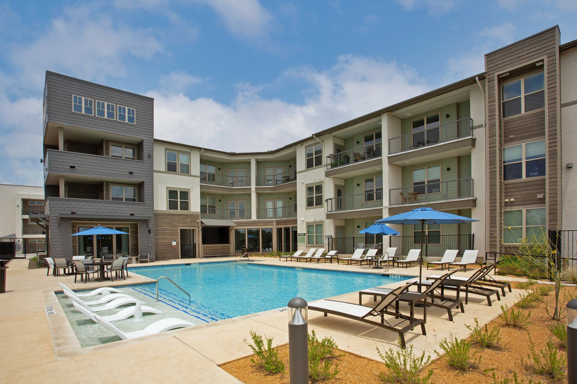 Presidio - pool view