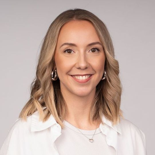Annika Schaffer, Vogel IT-Akademie
