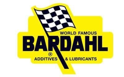 Logotipo de Bardahl con bandera a cuadros blancos y negros sobre fondo amarillo, texto “Aditivos y lubricantes de fama mundial”.