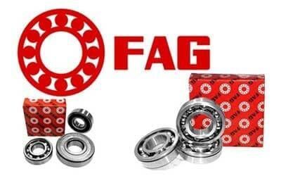 Logotipo de FAG con cajas de rodamientos rojas y rodamientos de bolas de metal sobre un fondo blanco.