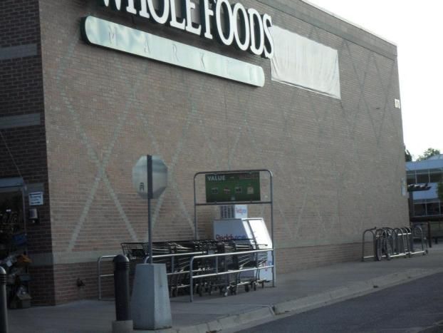 The outside of a whole foods grocery store
