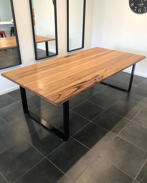 Elegant Table — Projects in Toormina, NSW