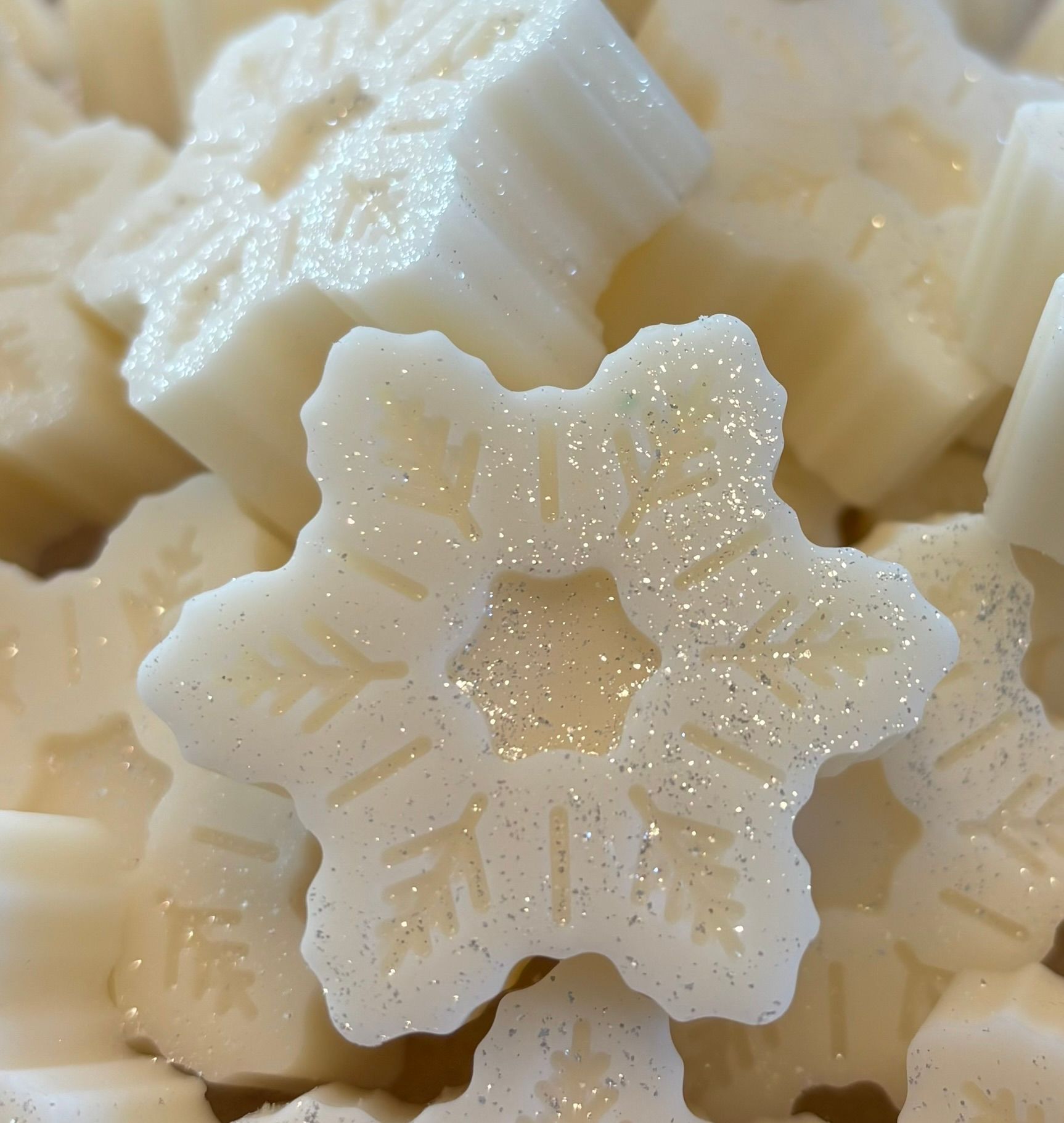 Snow is falling Waxmelts