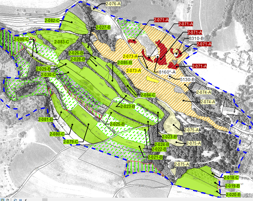 Karte einer Landschaft mit grün, gelb und rot schattierten Bereichen, für Landnutzungs- oder Planungszwecke.