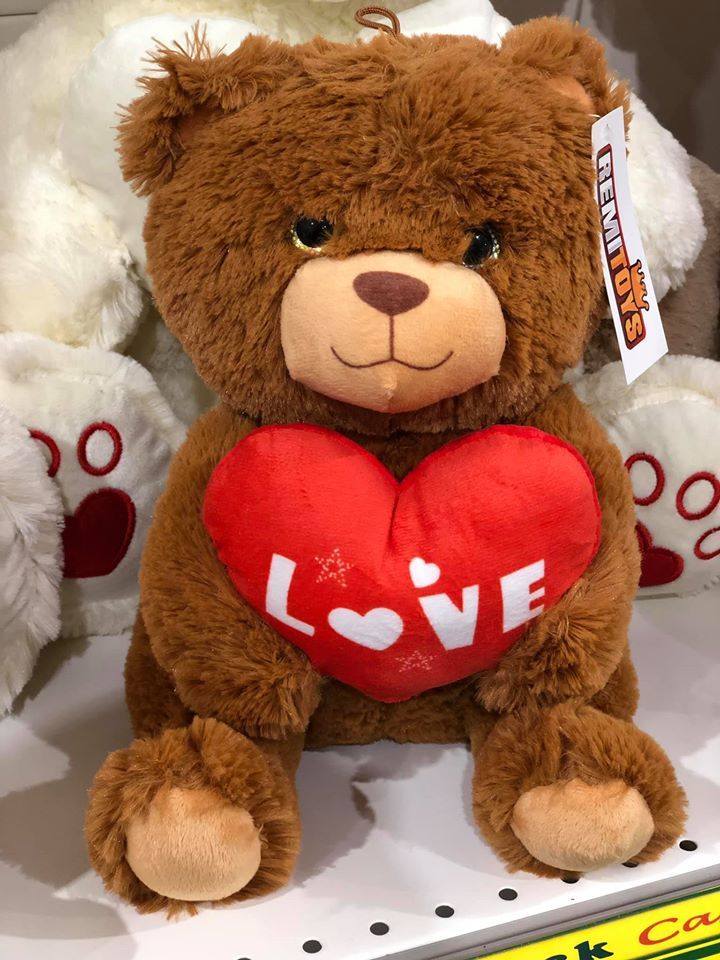 peluche a forma di orsetto con cuore