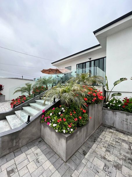 Glass Railing in Beverly Hills Los angeles 