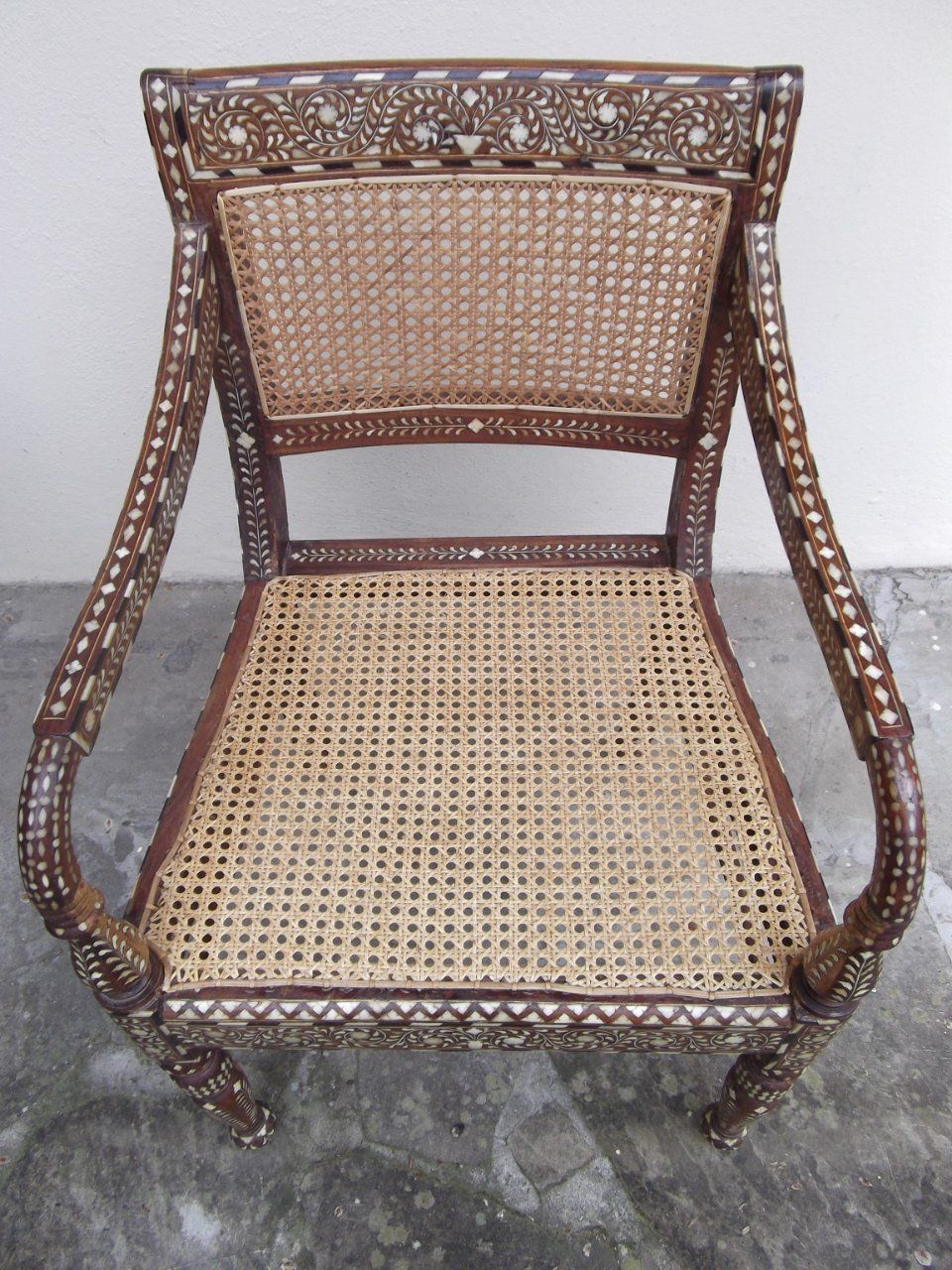 poltrona con seduta in paglia di Vienna