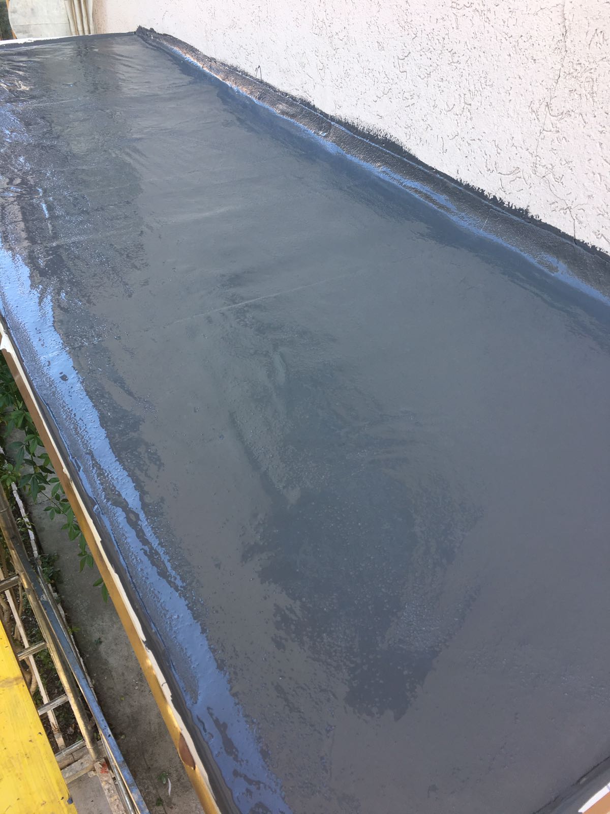 Realizzazione di pavimento esterno in resina