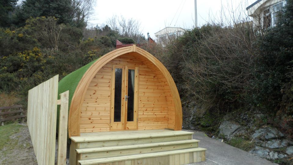 Bonnys Log Pod CampingNI