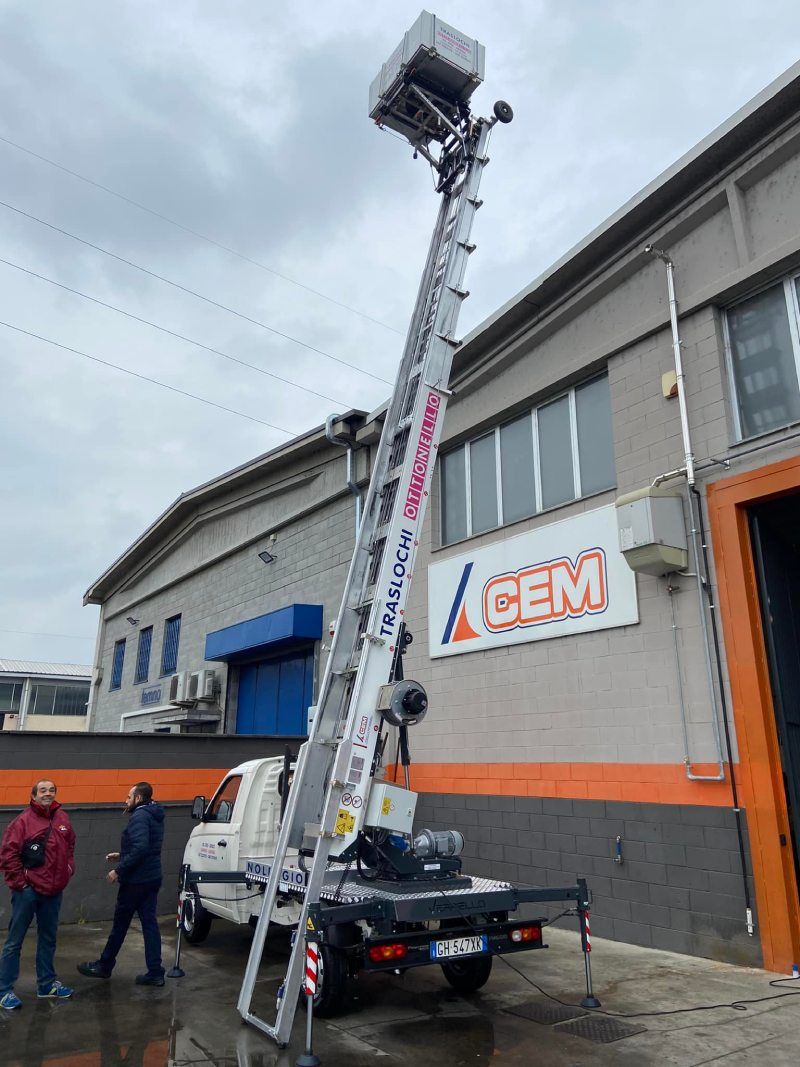 carrello elevatore con tecnico