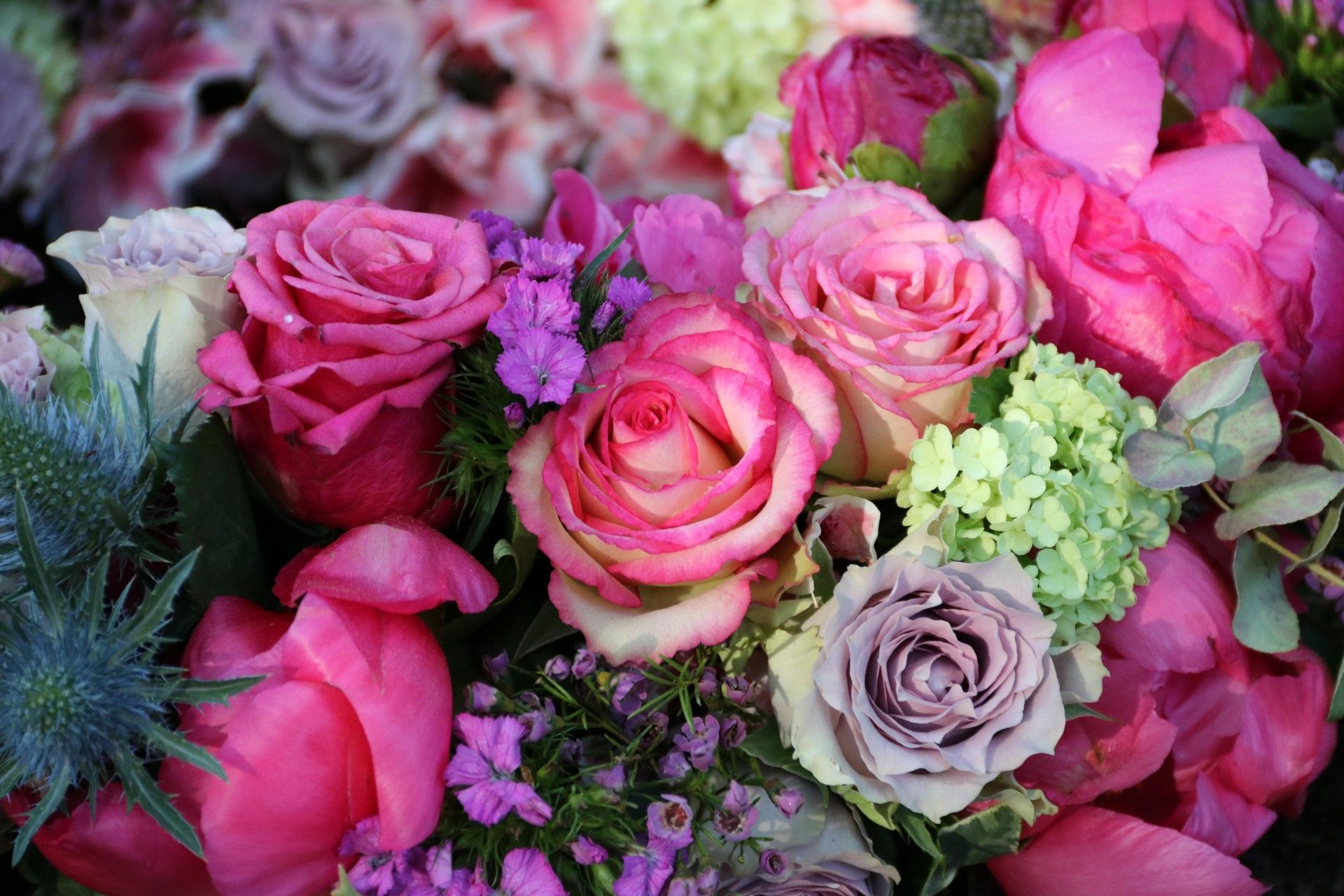 Send Floral Arrangements in High Point, North Carolina