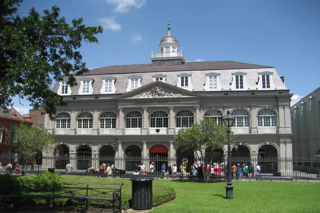 A large building with a dome on top of it