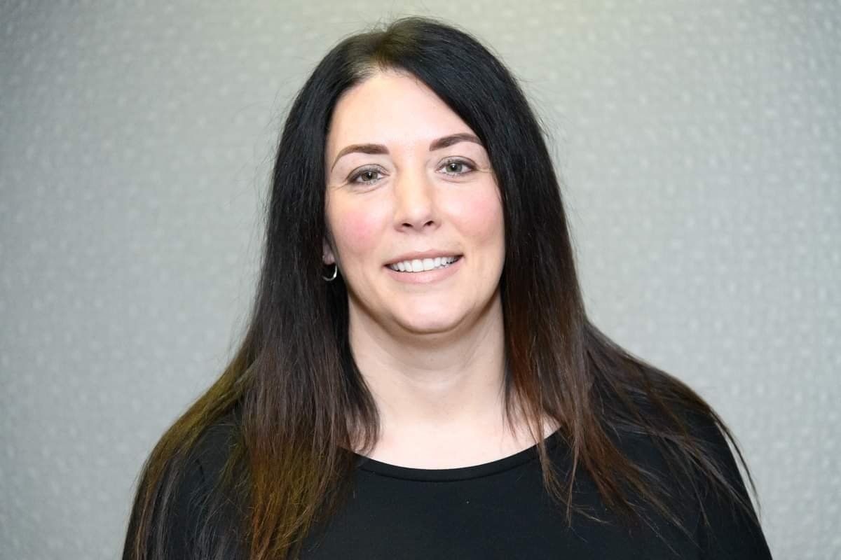 Administrative Assistant Photo | Dental Clinic Team Member | Dental Team Staff Member | McMurray Denture Centre | Denture Clinic in Fort McMurray | Claudette