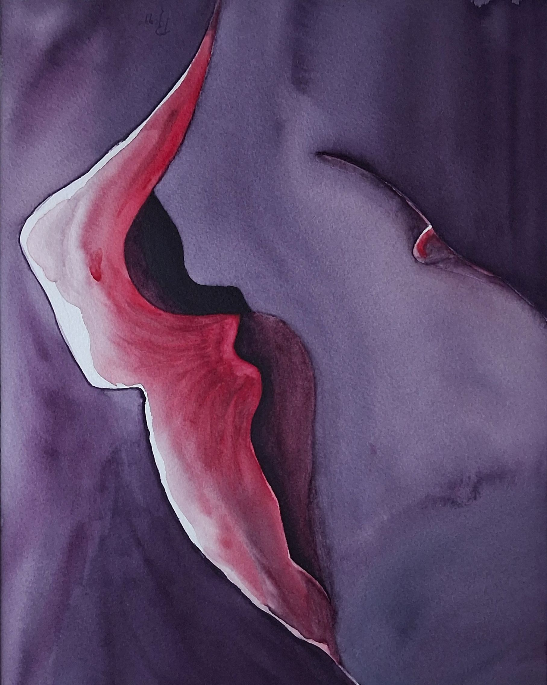 Sculptural Silence – Echo, een staande oriëntatie  omgekeerd van een eigentijdse aquarel met rode bloemvorm en donkere achtergrond.