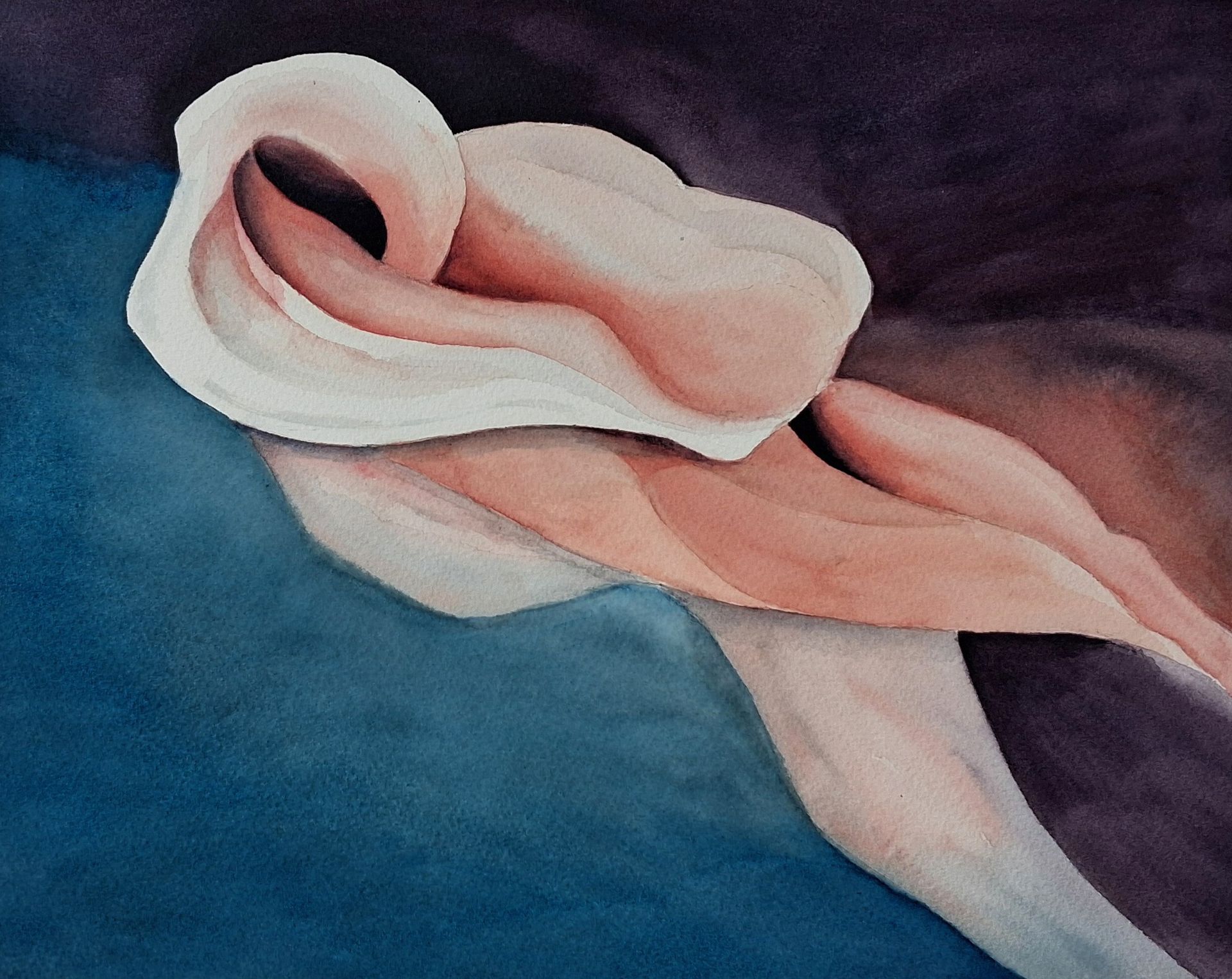 Sculptural Silence XI — Dignity, omgekeerder liggende oriëntatie; abstracte aquarel met zalmroze vorm, blauwgroene schaduw en diepe auberginetinten.