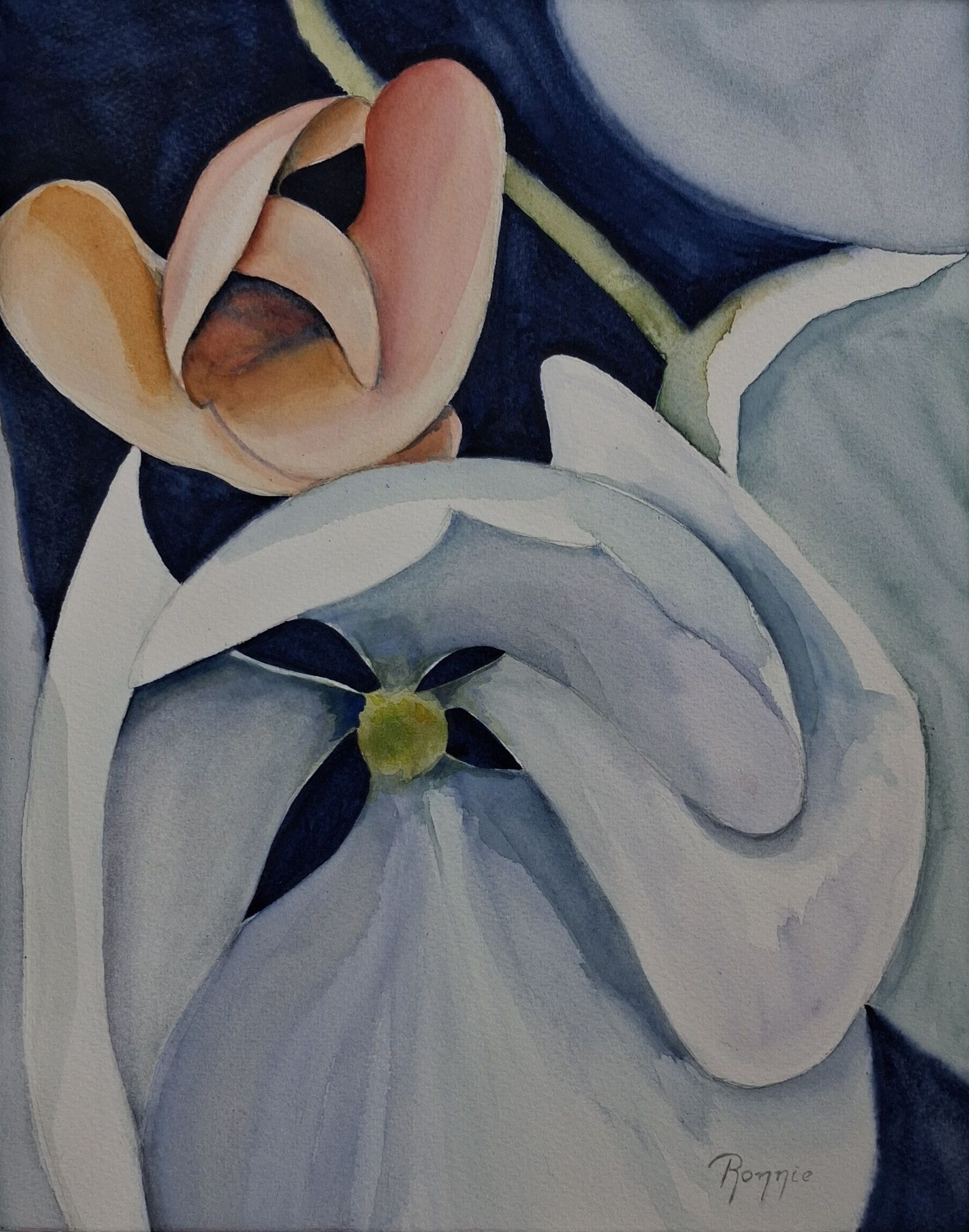 Aquarel van lichte bloemvormen die elkaar raken tegen een donkere achtergrond, Inner Bloom VI Nearness