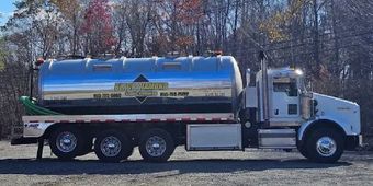 Rapid response team arriving promptly for emergency septic service