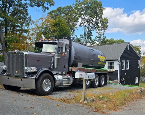 Septic Tank Pumping vehicle