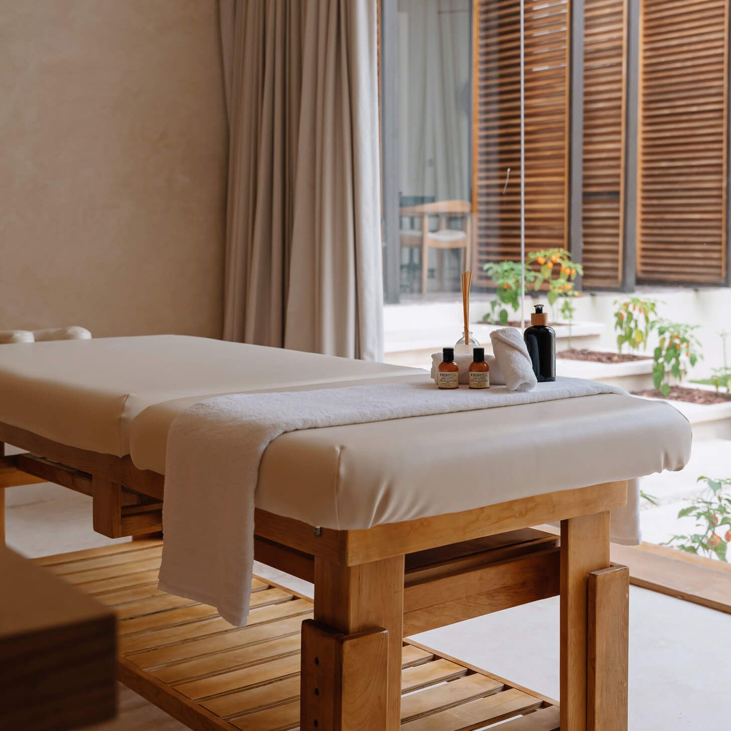 Decu Downtown Mid | Spa