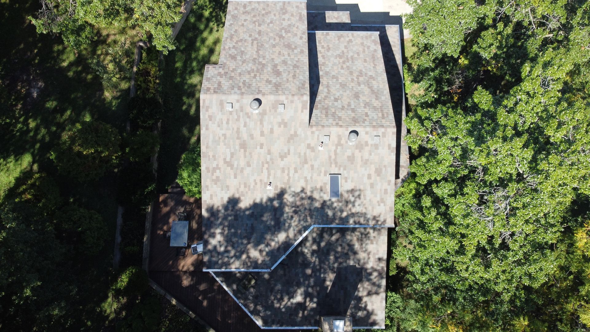 Trust in the Exterior Remodeling Team at Signature Remodeling With Your Missouri Roof.