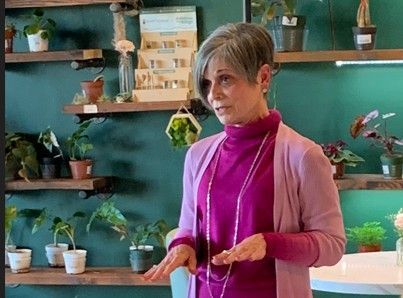 Dawn Luehrs, Certified Medium with Party Queen Psychics