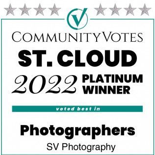 Community Votes St. Cloud 2022 Platinum Winner for Photographers, SV Photography. Teal and white colors.