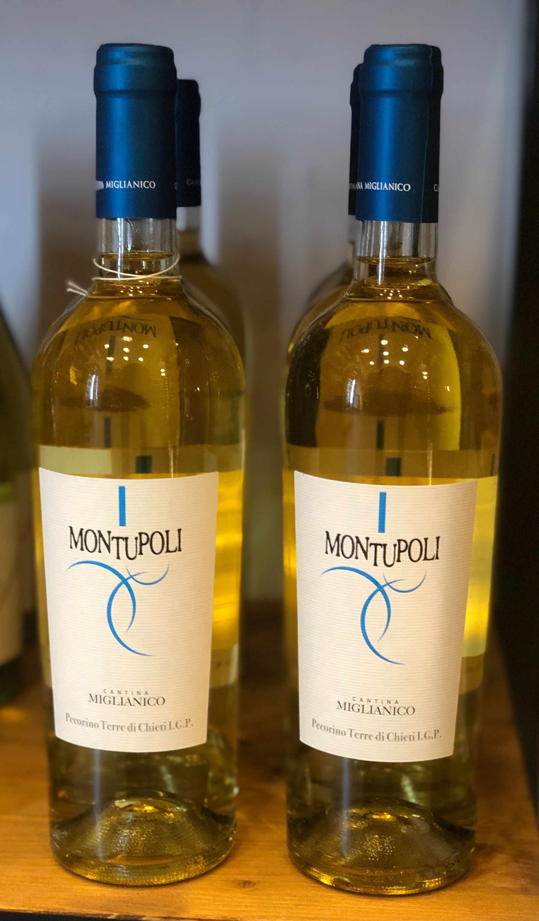 vino bianco montupoli