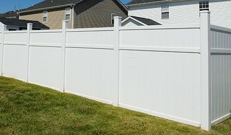 white vinyl fencing
