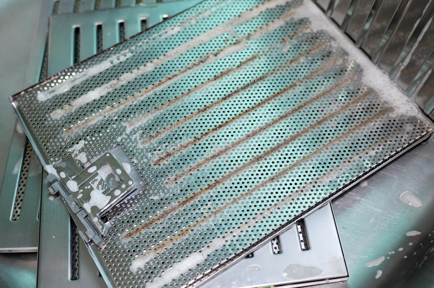 Stainless steel filter cleaning