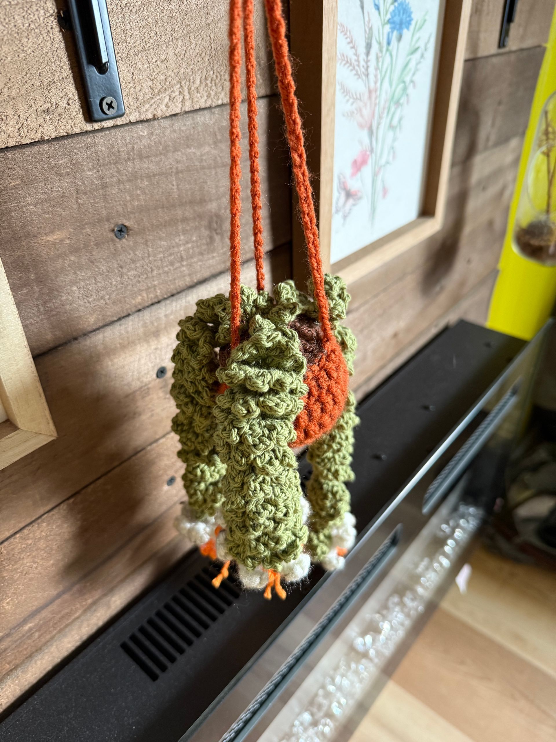 CROCHET HANGING SUCCULENT