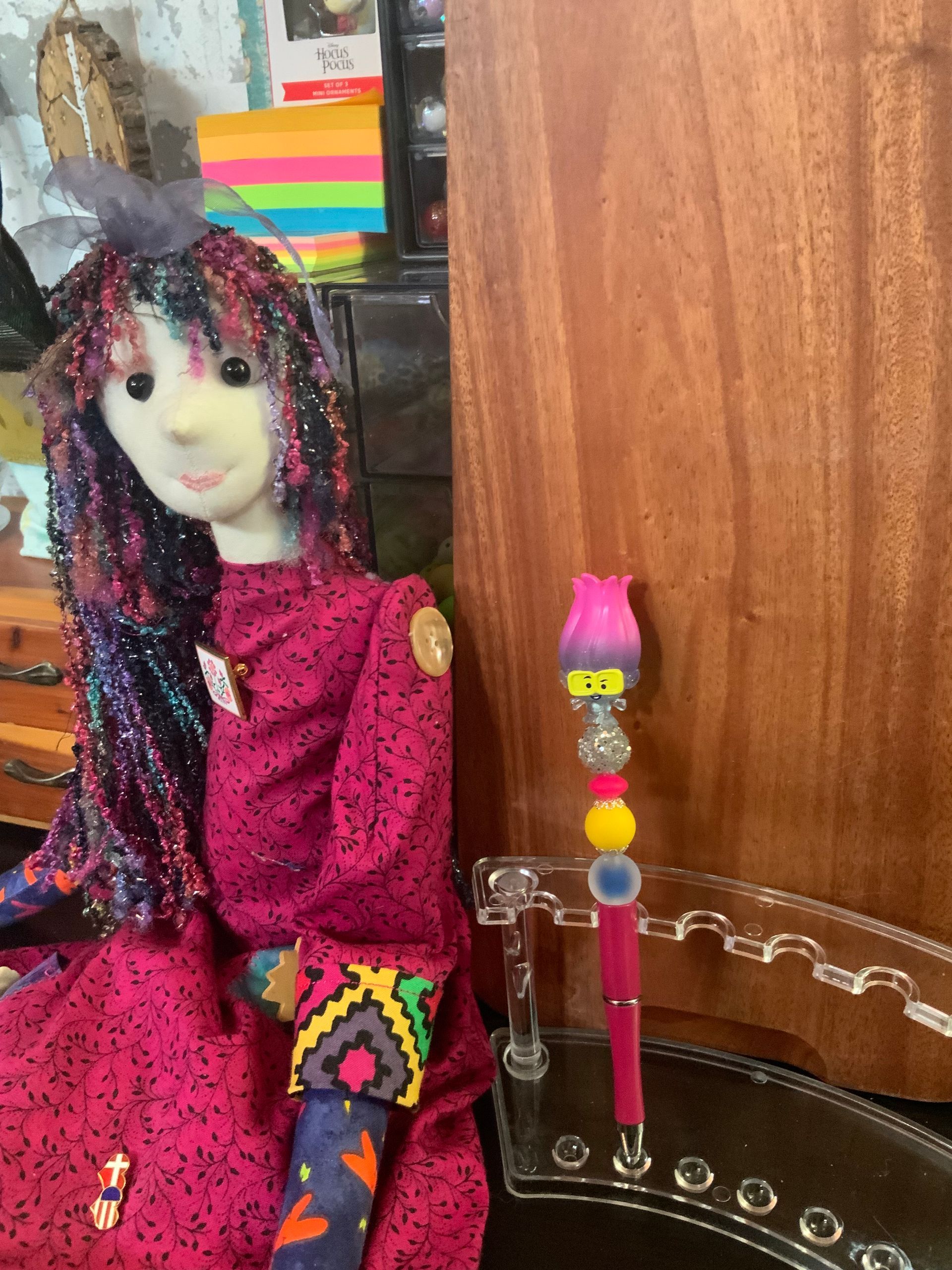 SMALL TROLL W/GLASSES BEADED PEN